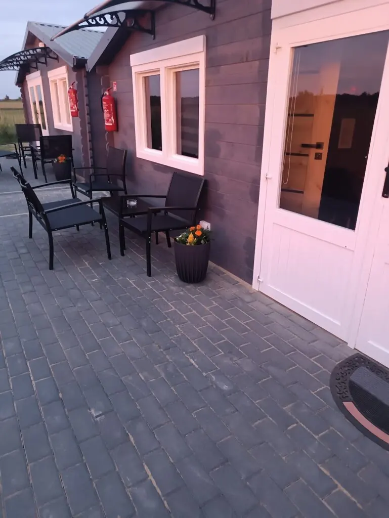 Domki i tarasy Apartamentów na Widoku w Chłopach